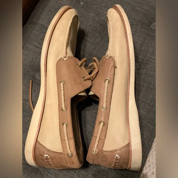 Tommy Bahama Mens Boat Shoes, Brody,11 M, Good Condition, Some Loose Stitching - Picture 14 of 14